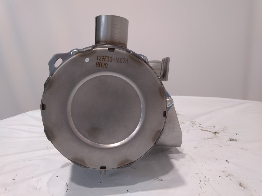 Case VV129E3016070 - 51548088 - Tanque para AdBlue de Máquina agrícola: foto 2 Case VV129E3016070 - 51548088 - Tanque para AdBlue de Máquina agrícola: foto 2