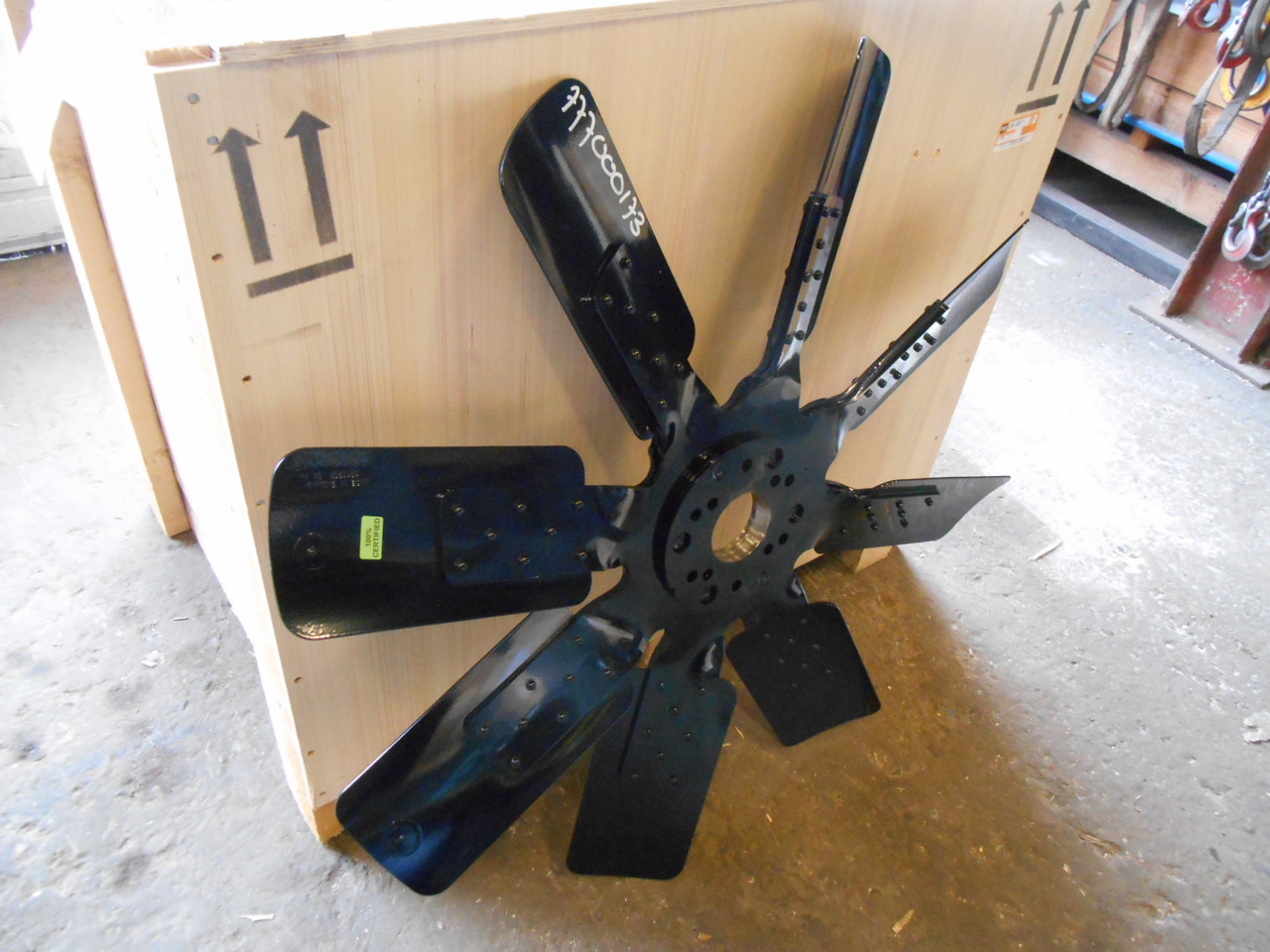 Caterpillar 4017451 - 1437477 - Ventilador de Máquina de construção: foto 3 Caterpillar 4017451 - 1437477 - Ventilador de Máquina de construção: foto 3