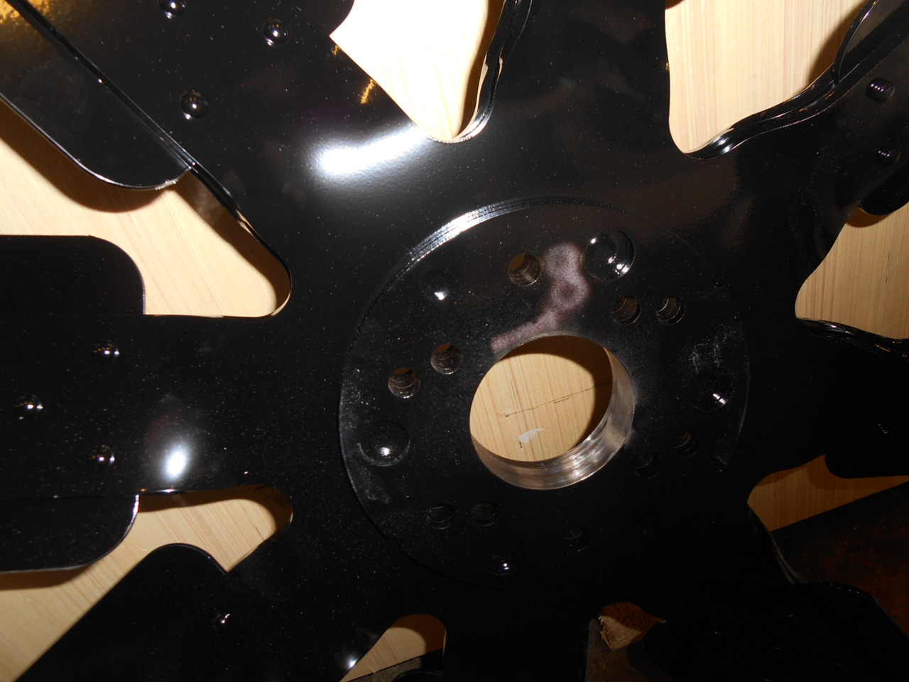 Caterpillar 4017451 - 1437477 - Ventilador de Máquina de construção: foto 4 Caterpillar 4017451 - 1437477 - Ventilador de Máquina de construção: foto 4