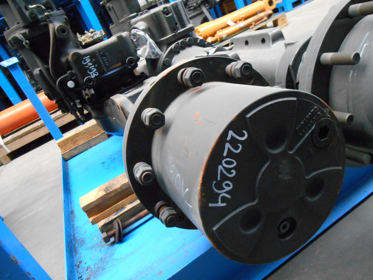 Hitachi 4457334 - 4472020106 - Eixo traseiro de Máquina de construção: foto 4 Hitachi 4457334 - 4472020106 - Eixo traseiro de Máquina de construção: foto 4