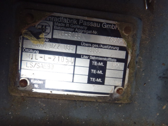 Hitachi 4479264 - Eixo traseiro de Máquina de construção: foto 3 Hitachi 4479264 - Eixo traseiro de Máquina de construção: foto 3