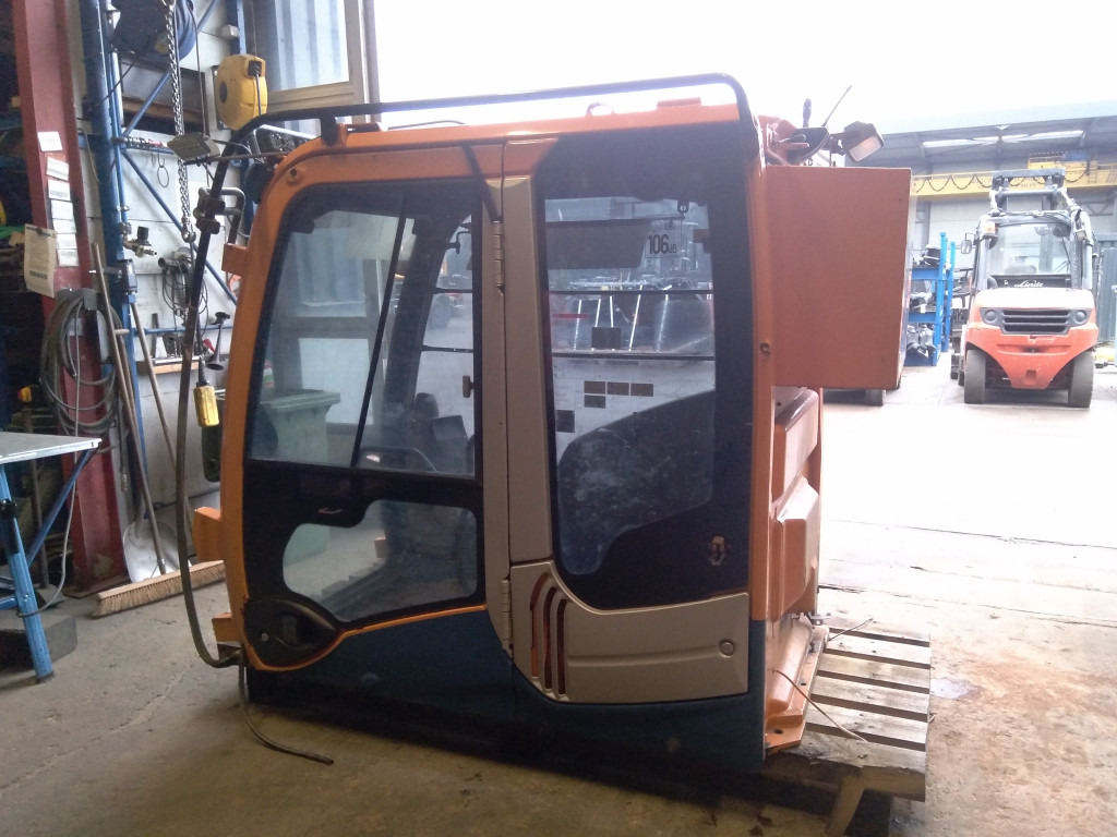 Hitachi 4664059 - Cabine de Máquina de construção: foto 1 Hitachi 4664059 - Cabine de Máquina de construção: foto 1