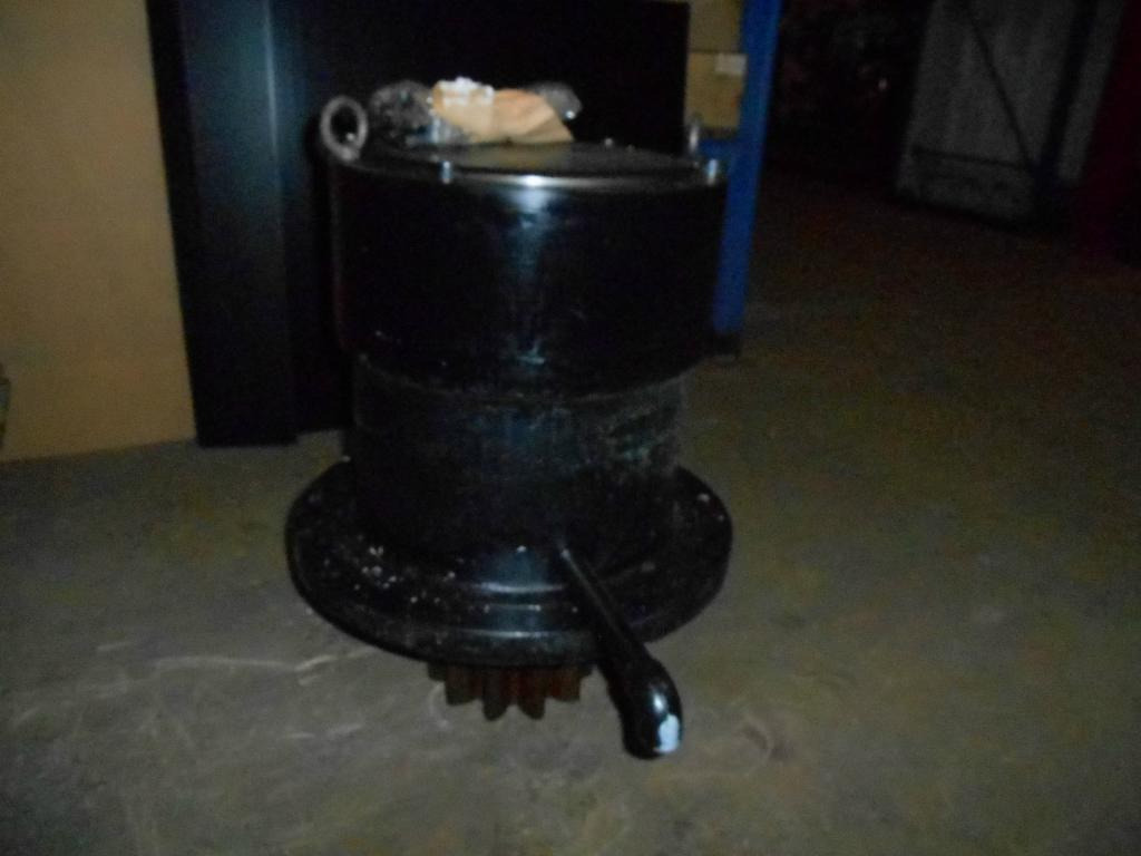 Motor de giro de Máquina de construção nuevo Kobelco LQ32W00009F1 - LQ32W00009F2: foto 6