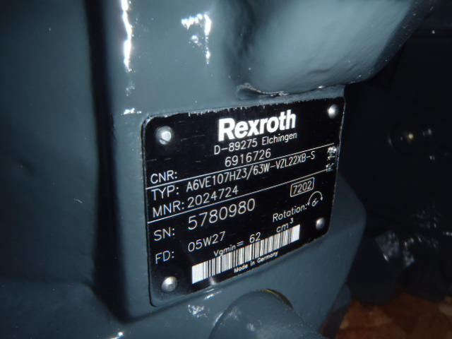 New Holland 2458938 - A6VE107HZ3/63W-VZL22XB-S - Motor hidráulico de Máquina de construção: foto 3 New Holland 2458938 - A6VE107HZ3/63W-VZL22XB-S - Motor hidráulico de Máquina de construção: foto 3
