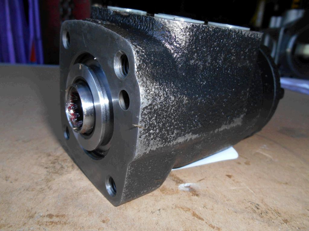 New Holland 4403248 - Motor hidráulico de Máquina de construção: foto 4 New Holland 4403248 - Motor hidráulico de Máquina de construção: foto 4