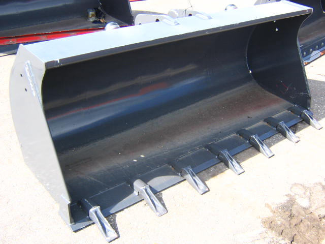 New Holland 4552656 - Balde para carregadeiras: foto 2 New Holland 4552656 - Balde para carregadeiras: foto 2