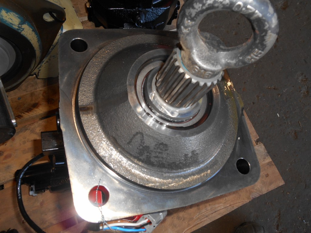 Motor hidráulico de Máquina de construção New Holland 84345391: foto 6