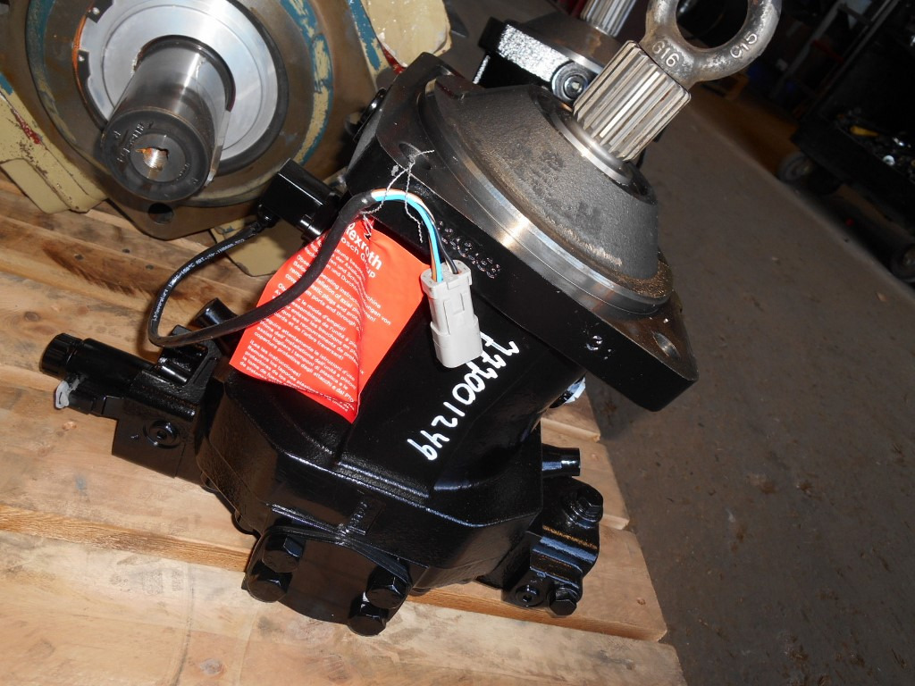 New Holland 84345391 - Motor hidráulico de Máquina de construção: foto 1 New Holland 84345391 - Motor hidráulico de Máquina de construção: foto 1