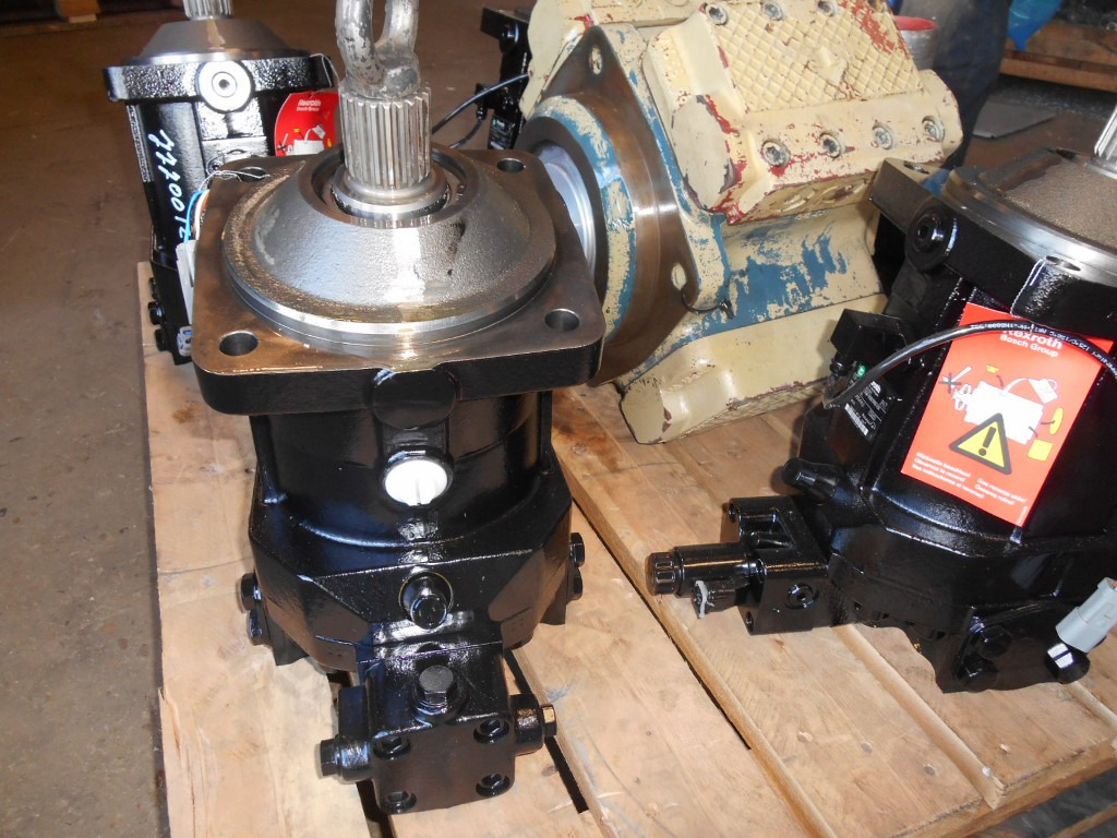 New Holland 84345391 - Motor hidráulico de Máquina de construção: foto 2 New Holland 84345391 - Motor hidráulico de Máquina de construção: foto 2