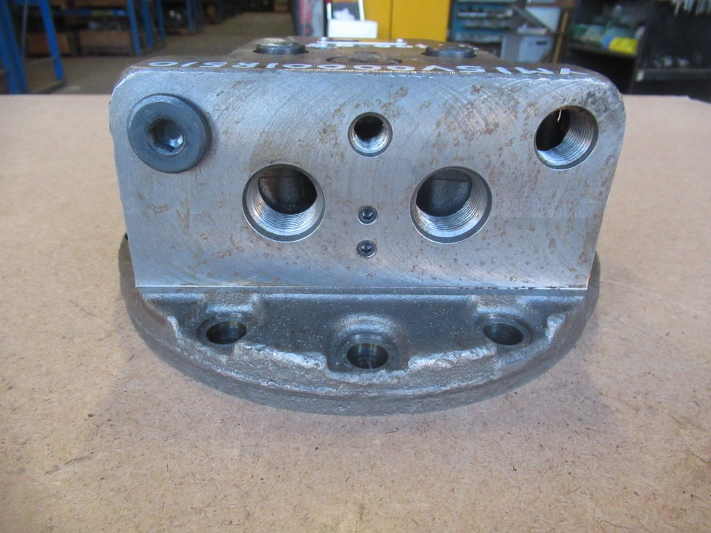 New Holland Kobelco YM15V00001R510 - - Motor hidráulico de Máquina de construção: foto 3 New Holland Kobelco YM15V00001R510 - - Motor hidráulico de Máquina de construção: foto 3