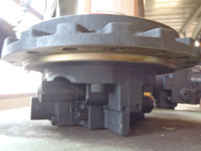 New Holland YY15V00007F2 - Motor hidráulico de Máquina de construção: foto 2 New Holland YY15V00007F2 - Motor hidráulico de Máquina de construção: foto 2