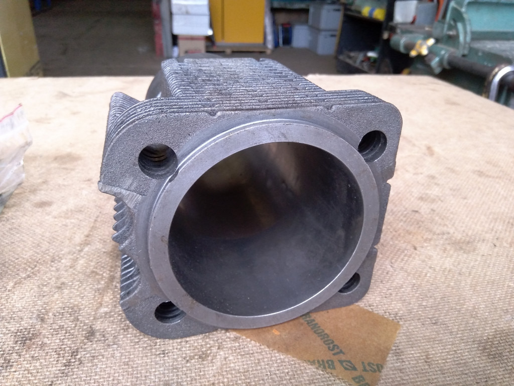 O&K 1484445 - - Piston/ Anel/ Buch de Máquina de construção: foto 4 O&K 1484445 - - Piston/ Anel/ Buch de Máquina de construção: foto 4