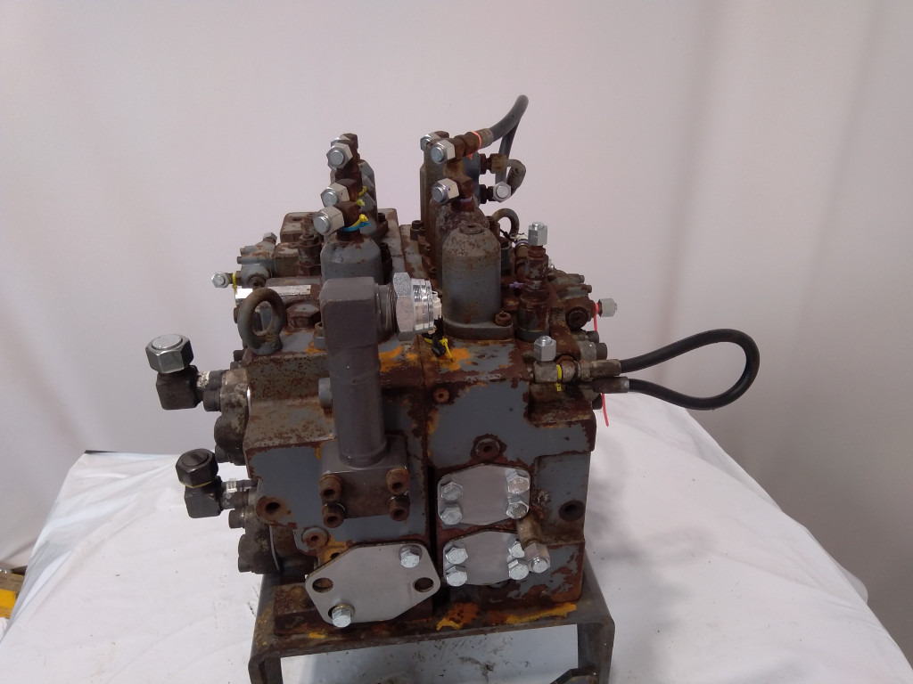 Volvo SA114205712 - Válvula hidráulica de Máquina de construção: foto 4 Volvo SA114205712 - Válvula hidráulica de Máquina de construção: foto 4