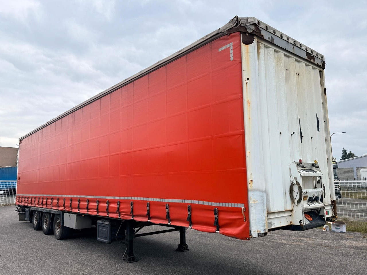 Krone SD - Semi-reboque de lona: foto 3 Krone SD - Semi-reboque de lona: foto 3
