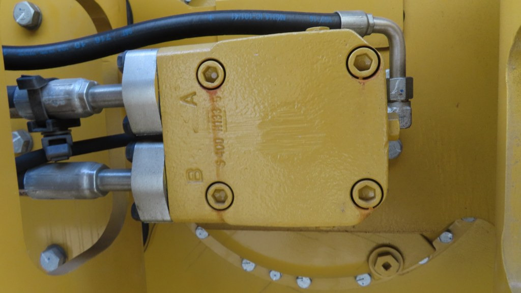 Compactador Caterpillar CS66B: foto 14