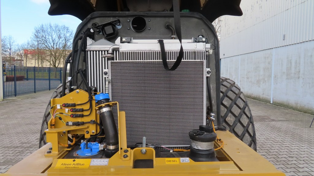 Compactador Caterpillar CS66B: foto 10