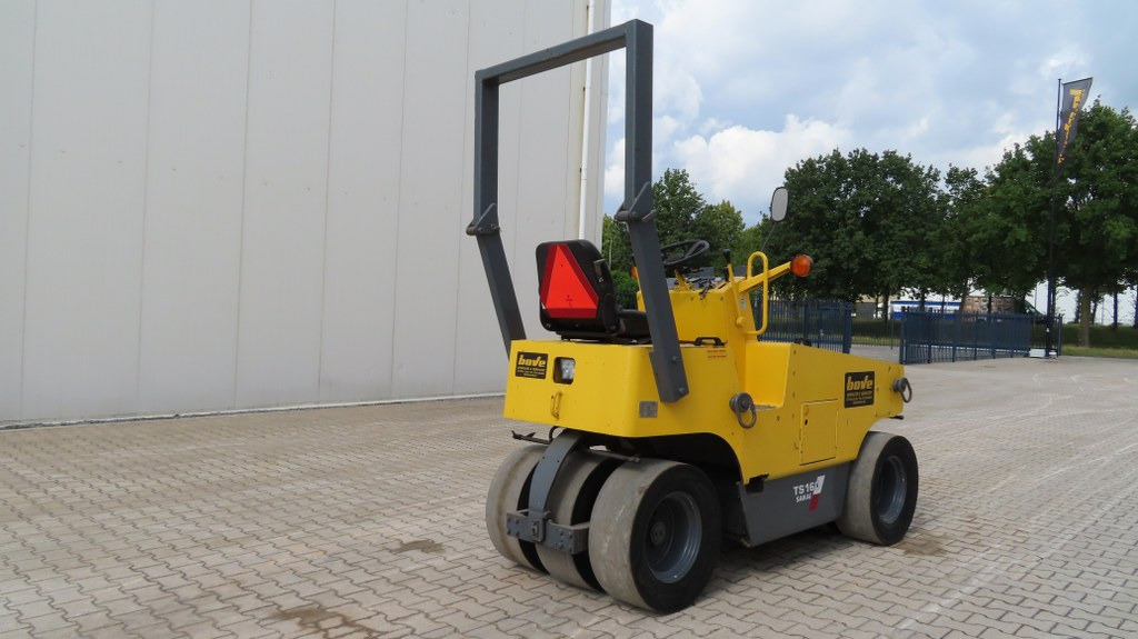 Sakai TS 160 - Compactador de pneus: foto 2 Sakai TS 160 - Compactador de pneus: foto 2