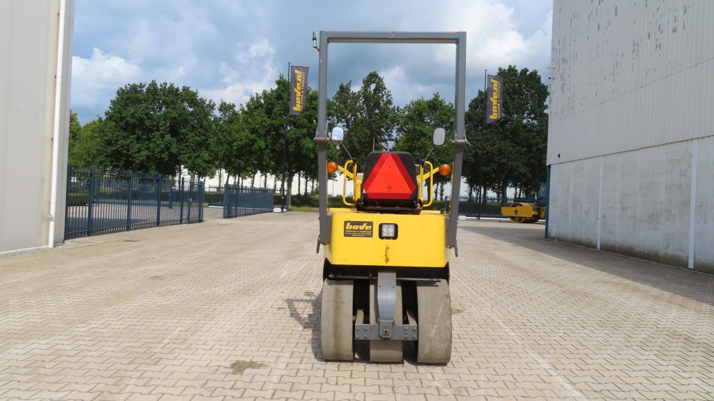 Sakai TS 160 - Compactador de pneus: foto 3 Sakai TS 160 - Compactador de pneus: foto 3