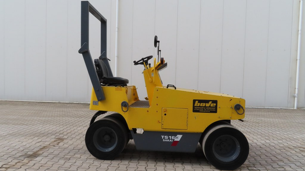 Sakai TS 160 - Compactador de pneus: foto 1 Sakai TS 160 - Compactador de pneus: foto 1