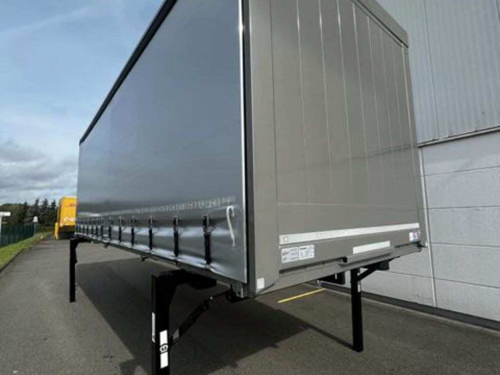 Krone Heck mit Portaltüren  - Toldo carroçaria: foto 2 Krone Heck mit Portaltüren  - Toldo carroçaria: foto 2