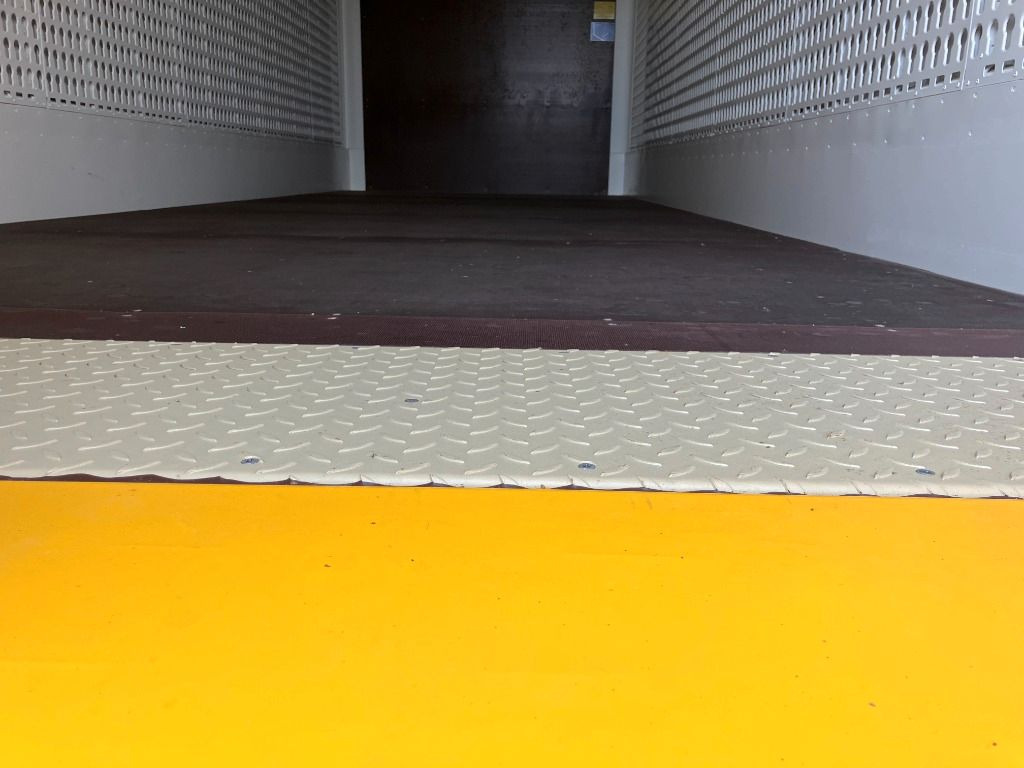 Carroçaria para furgões Krone Wechselbrücke Koffer: foto 12