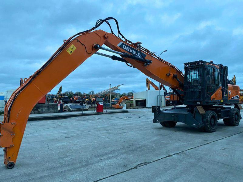 Doosan DX 250 W - Escavadeira de rodas: foto 1 Doosan DX 250 W - Escavadeira de rodas: foto 1