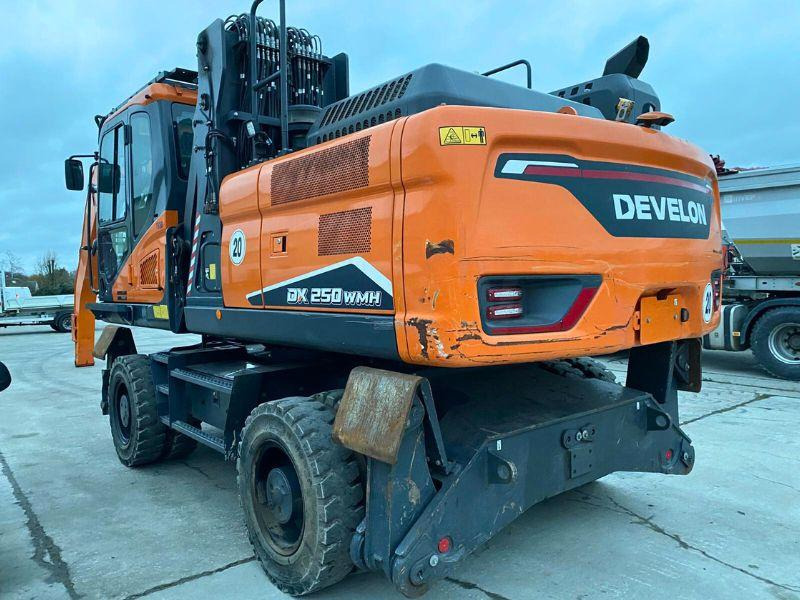 Doosan DX 250 W - Escavadeira de rodas: foto 2 Doosan DX 250 W - Escavadeira de rodas: foto 2