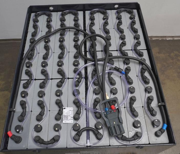GRUMA 80 Volt 5 PzS 725 Ah - Bateria automotiva: foto 3 GRUMA 80 Volt 5 PzS 725 Ah - Bateria automotiva: foto 3