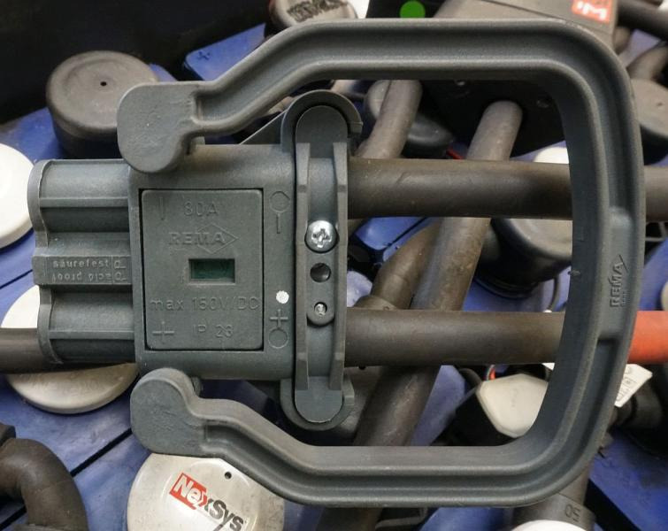 HAWKER 24 Volt 3 NXS 351 Ah - Bateria automotiva: foto 4 HAWKER 24 Volt 3 NXS 351 Ah - Bateria automotiva: foto 4
