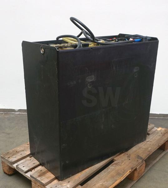 HAWKER 24 Volt 6 PzS 930 Ah - Bateria automotiva: foto 3 HAWKER 24 Volt 6 PzS 930 Ah - Bateria automotiva: foto 3