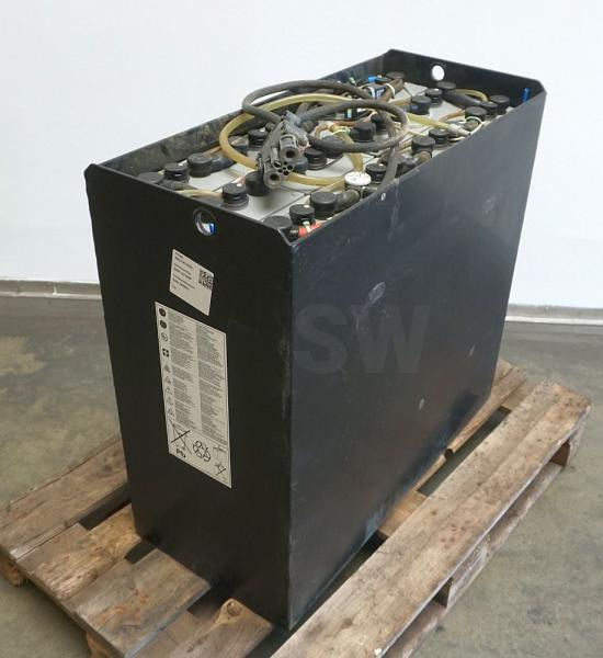 HAWKER 24 Volt 6 PzS 930 Ah - Bateria automotiva: foto 1 HAWKER 24 Volt 6 PzS 930 Ah - Bateria automotiva: foto 1