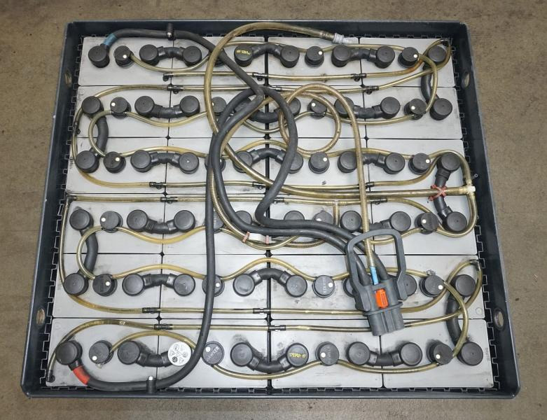 HAWKER 48 Volt 6 PzS 930 Ah - Bateria automotiva: foto 3 HAWKER 48 Volt 6 PzS 930 Ah - Bateria automotiva: foto 3