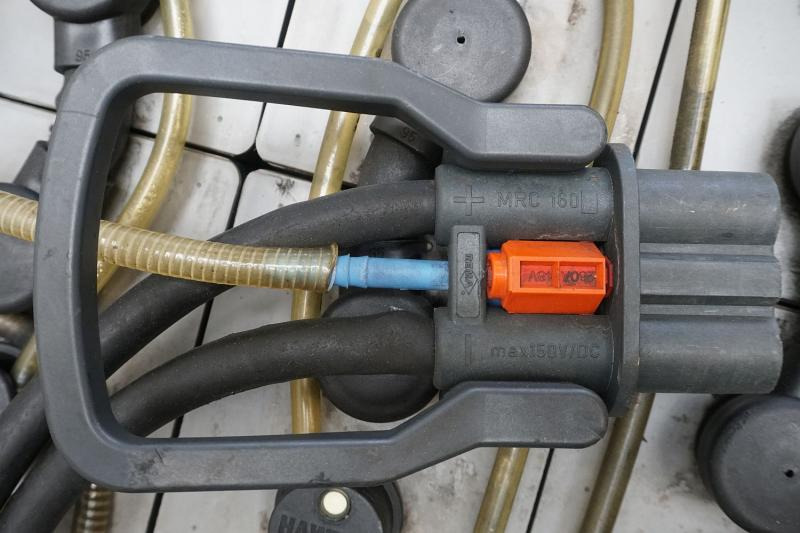 HAWKER 48 Volt 6 PzS 930 Ah - Bateria automotiva: foto 4 HAWKER 48 Volt 6 PzS 930 Ah - Bateria automotiva: foto 4
