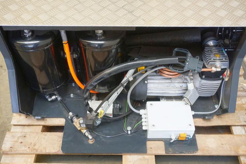 LINDE Kompressor für Druckluftbremsanlage Linde P 80 - Compressor, sistema de ar comprimido de Trator elétrics: foto 2 LINDE Kompressor für Druckluftbremsanlage Linde P 80 - Compressor, sistema de ar comprimido de Trator elétrics: foto 2