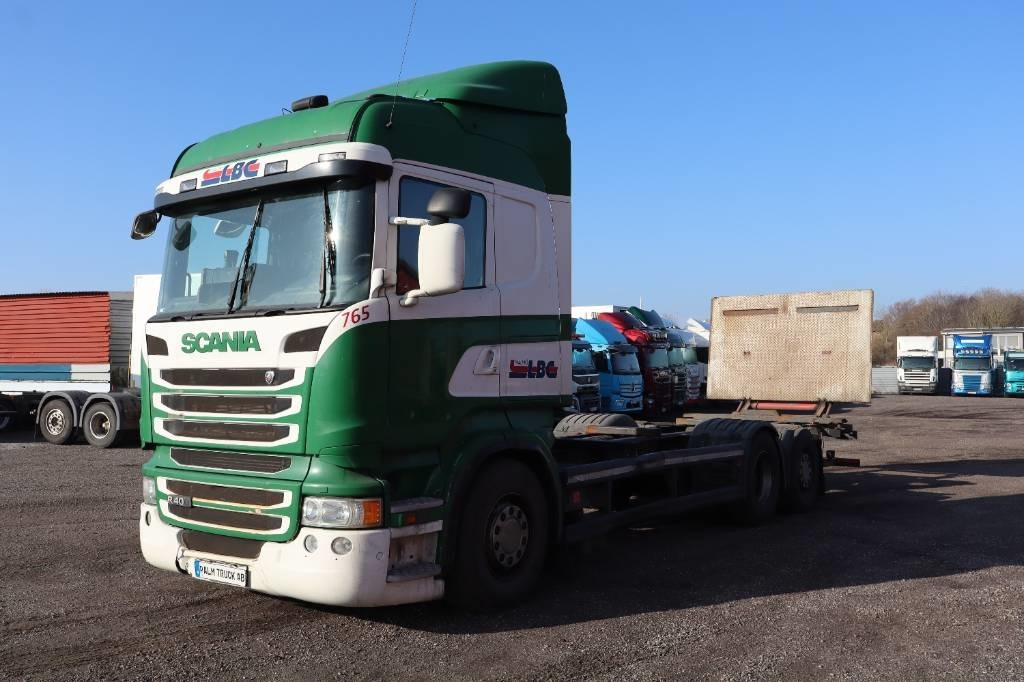 Scania R400LB6X2*4MNB serie 3809 - Caminhão transportador de contêineres/ Caixa móvel: foto 1 Scania R400LB6X2*4MNB serie 3809 - Caminhão transportador de contêineres/ Caixa móvel: foto 1