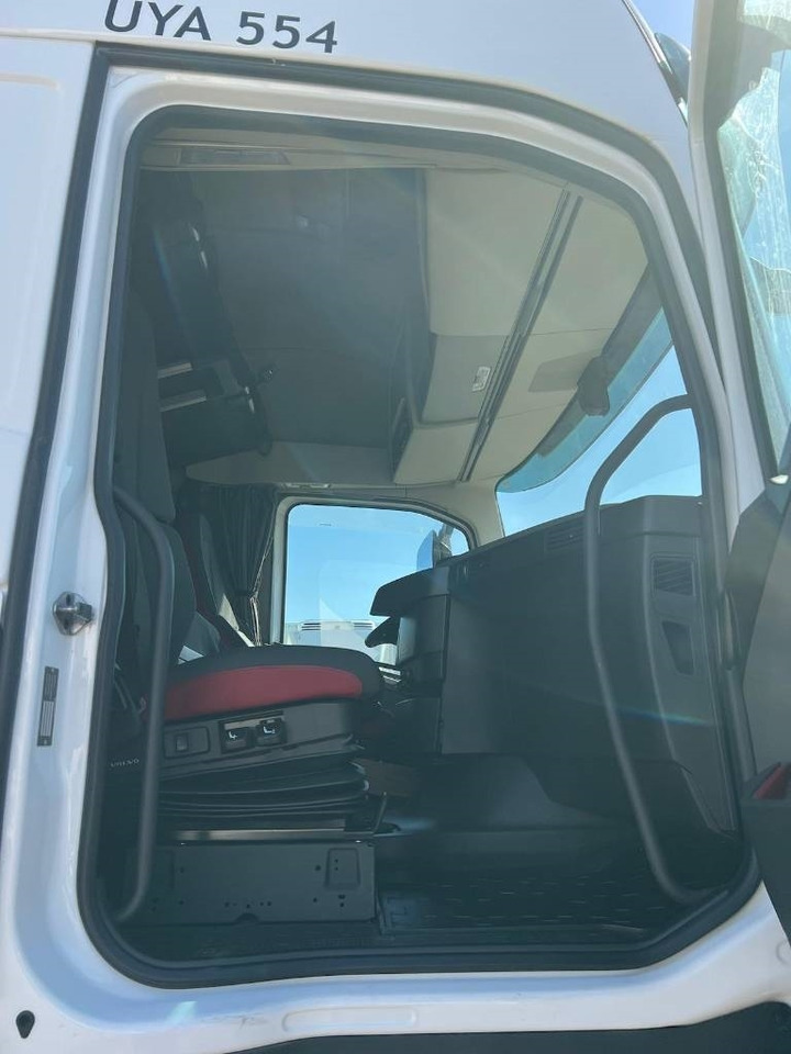 Locação de Volvo FH500 6*2 serie 4158  Volvo FH500 6*2 serie 4158: foto 17