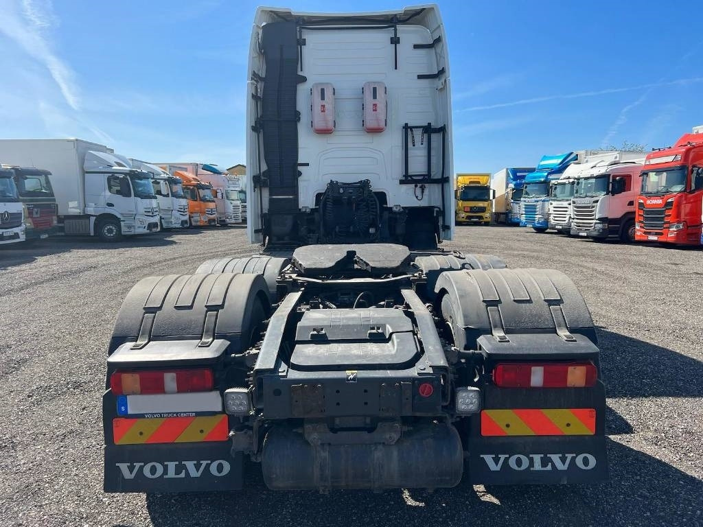 Locação de Volvo FH500 6*2 serie 4158  Volvo FH500 6*2 serie 4158: foto 14