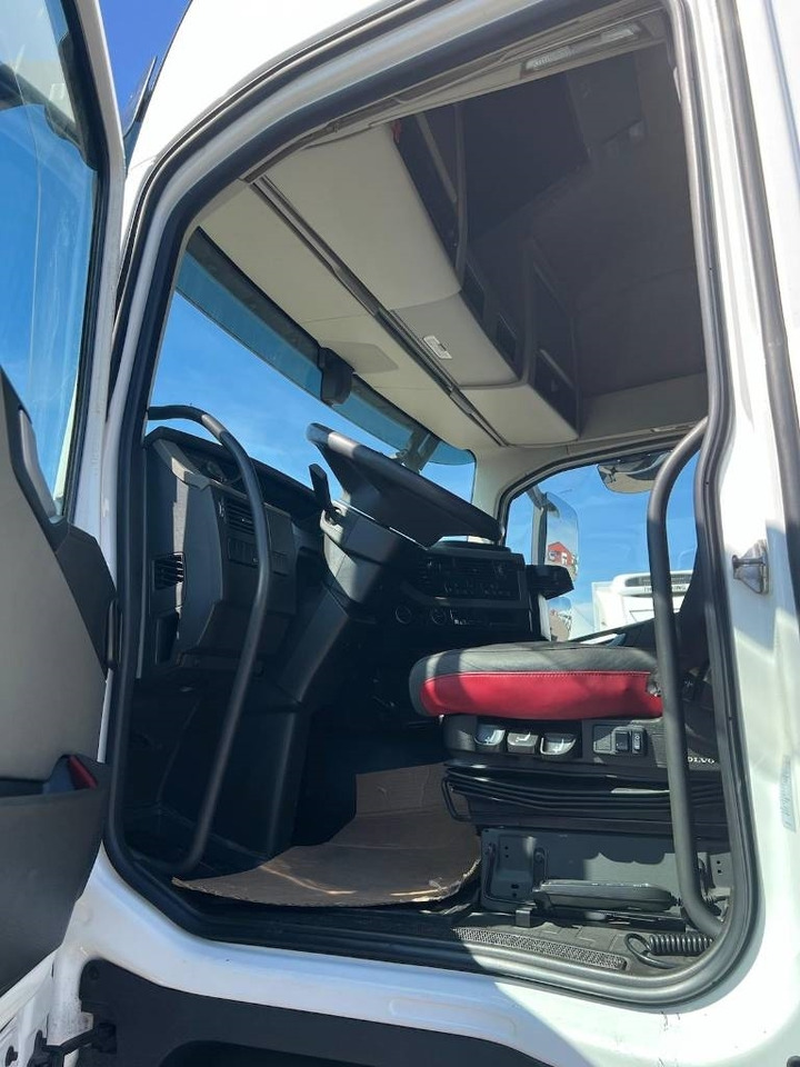 Locação de Volvo FH500 6*2 serie 4158  Volvo FH500 6*2 serie 4158: foto 12