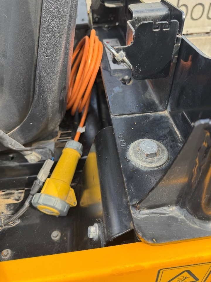 Mini escavadeira JCB 19 C-1E: foto 10