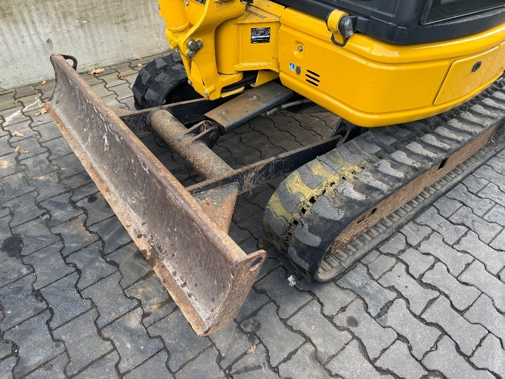 Komatsu PC 26 MR-3 - Mini escavadeira: foto 4 Komatsu PC 26 MR-3 - Mini escavadeira: foto 4