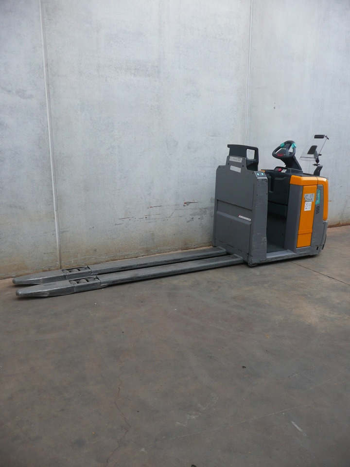 Jungheinrich ECE 225 2400x510mm - Order-picker: foto 2 Jungheinrich ECE 225 2400x510mm - Order-picker: foto 2