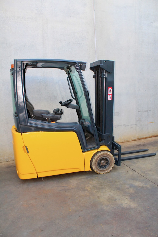 Jungheinrich EFG 216k 450 DZ - Empilhadeira elétrica: foto 2 Jungheinrich EFG 216k 450 DZ - Empilhadeira elétrica: foto 2