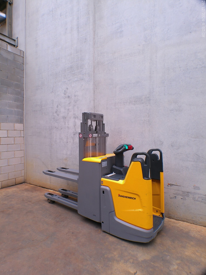 Jungheinrich ERD 220 290 DT - Stacker: foto 1 Jungheinrich ERD 220 290 DT - Stacker: foto 1