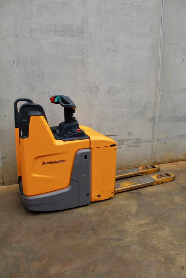 Jungheinrich ERE 120 LI-ION - Porta-palete: foto 3 Jungheinrich ERE 120 LI-ION - Porta-palete: foto 3