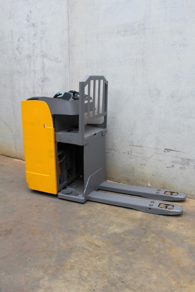 Jungheinrich ESE 120 - Porta-palete: foto 4 Jungheinrich ESE 120 - Porta-palete: foto 4