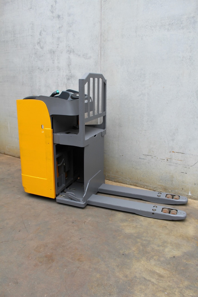 Jungheinrich ESE 120 - Porta-palete: foto 4 Jungheinrich ESE 120 - Porta-palete: foto 4