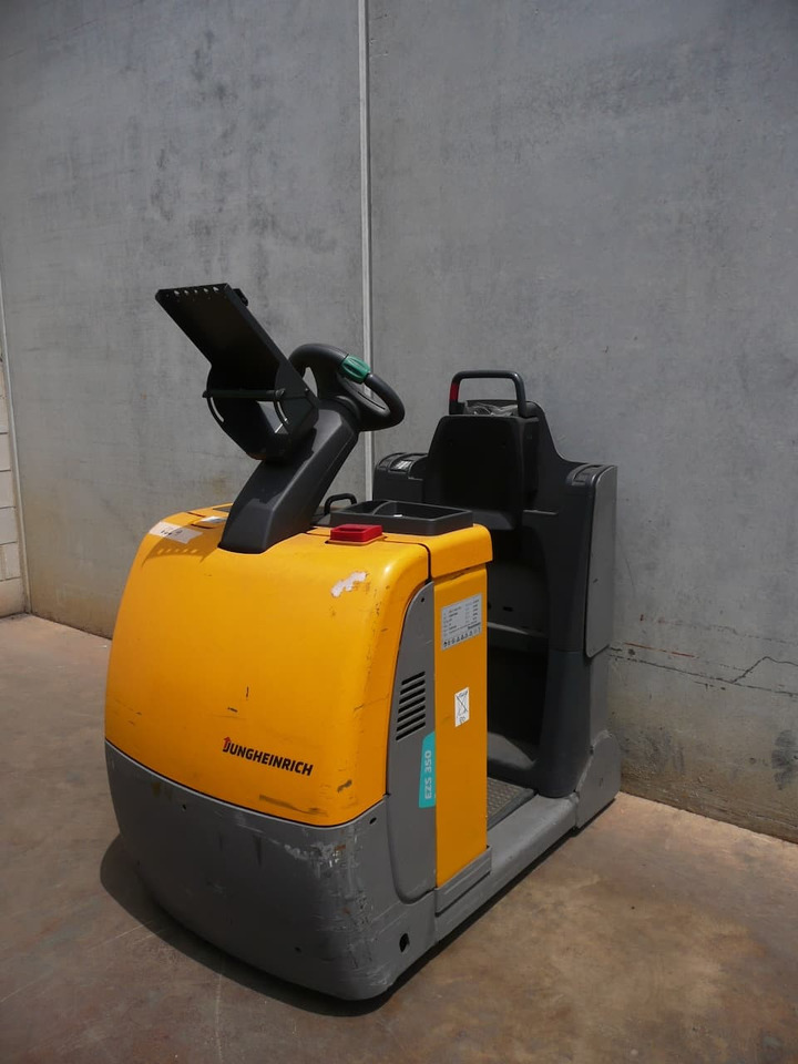 Jungheinrich EZS 350 - Trator elétrics: foto 1 Jungheinrich EZS 350 - Trator elétrics: foto 1