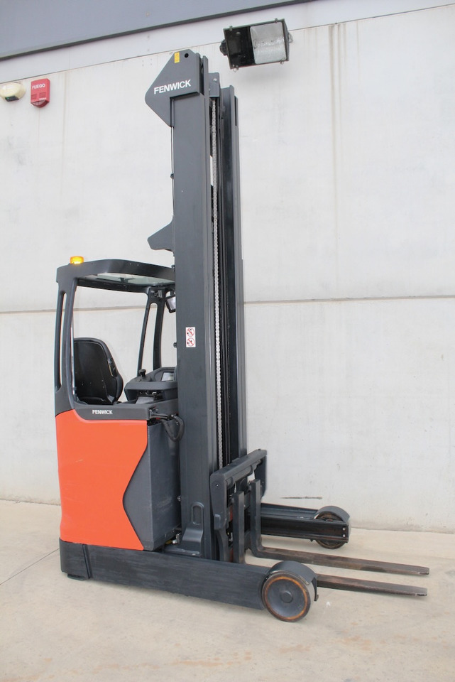 Linde R16-01 - Empilhador retráctil: foto 1 Linde R16-01 - Empilhador retráctil: foto 1