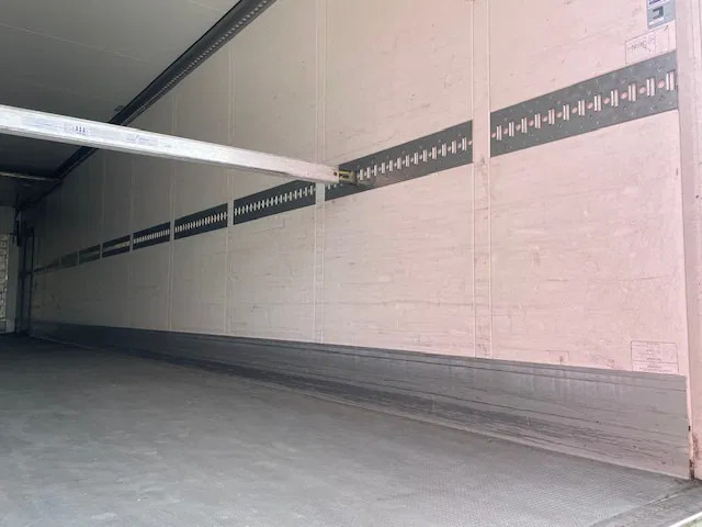 Semireboque isotérmico Schmitz Cargobull Frigo Thermoking SLX MOT 02-2026: foto 15