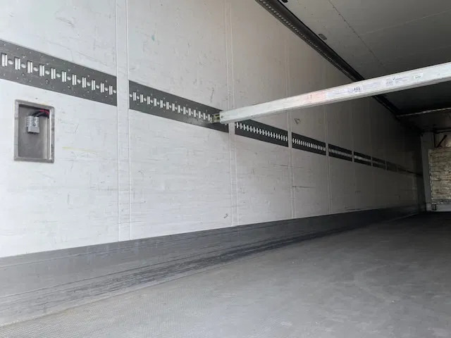 Semireboque isotérmico Schmitz Cargobull Frigo Thermoking SLX MOT 02-2026: foto 14